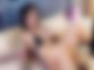 emily-86's Live Sex Cam Show
