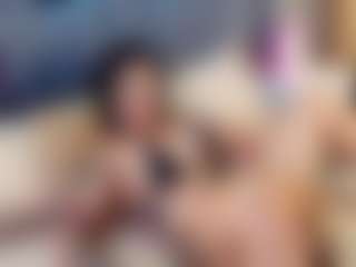 emily-86's Live Sex Cam Show