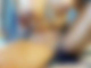 emily-86's Live Sex Cam Show