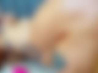emily-86's Live Sex Cam Show
