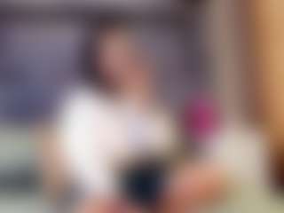 emily-86's Live Sex Cam Show