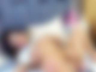 emily-86's Live Sex Cam Show