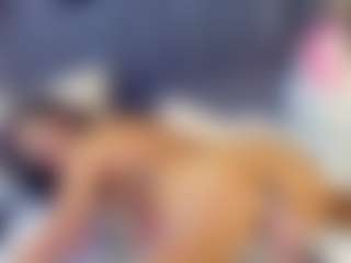 emily-86's Live Sex Cam Show