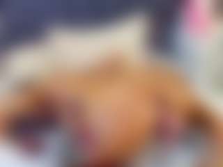 emily-86's Live Sex Cam Show