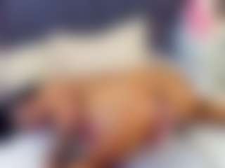 emily-86's Live Sex Cam Show