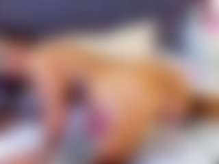 emily-86's Live Sex Cam Show