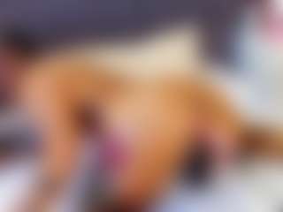 emily-86's Live Sex Cam Show