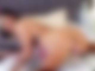 emily-86's Live Sex Cam Show