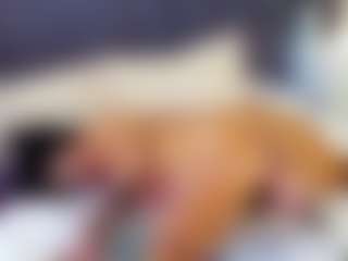 emily-86's Live Sex Cam Show