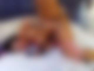 emily-86's Live Sex Cam Show