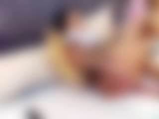 emily-86's Live Sex Cam Show