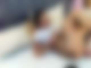 emily-86's Live Sex Cam Show