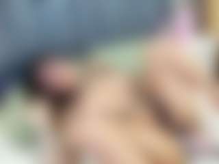 emily-86's Live Sex Cam Show