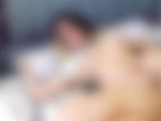 emily-86's Live Sex Cam Show