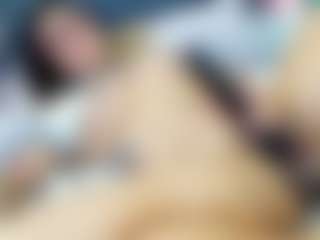 emily-86's Live Sex Cam Show