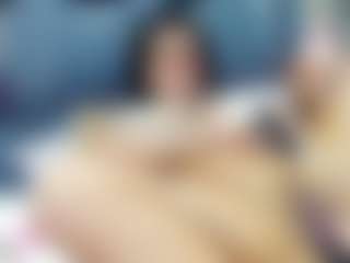 emily-86's Live Sex Cam Show