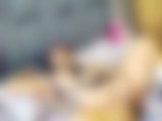 emily-86's Live Sex Cam Show