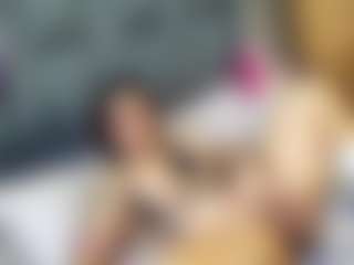 emily-86's Live Sex Cam Show