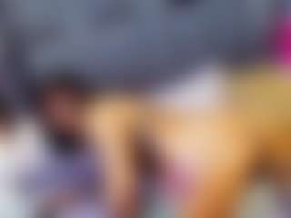 emily-86's Live Sex Cam Show