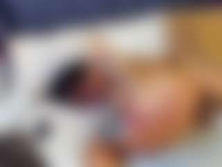 emily-86's Live Sex Cam Show