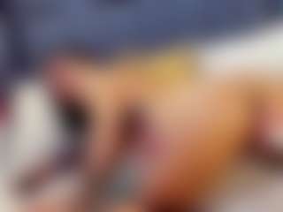 emily-86's Live Sex Cam Show