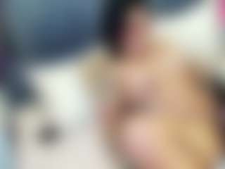 emily-86's Live Sex Cam Show