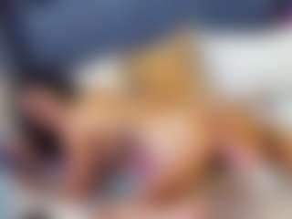 emily-86's Live Sex Cam Show