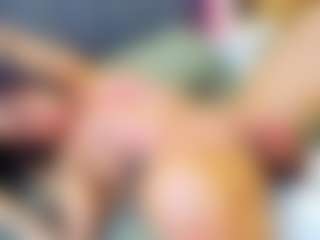 emily-86's Live Sex Cam Show