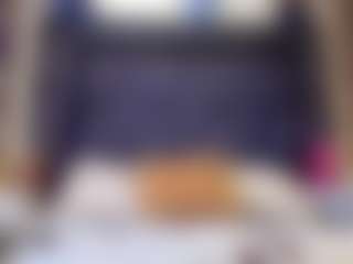 emily-86's Live Sex Cam Show