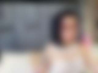 emily-86's Live Sex Cam Show
