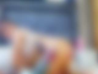 emily-86's Live Sex Cam Show