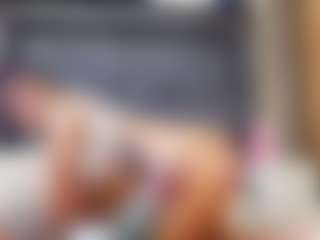 emily-86's Live Sex Cam Show