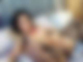 emily-86's Live Sex Cam Show