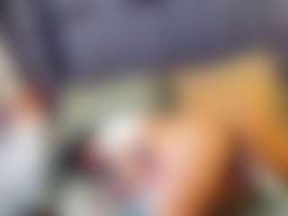 emily-86's Live Sex Cam Show