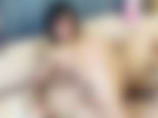 emily-86's Live Sex Cam Show