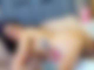 emily-86's Live Sex Cam Show