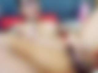 emily-86's Live Sex Cam Show