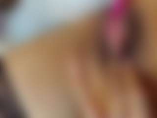 emily-86's Live Sex Cam Show