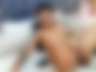emily-86's Live Sex Cam Show