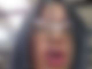 emily-86's Live Sex Cam Show