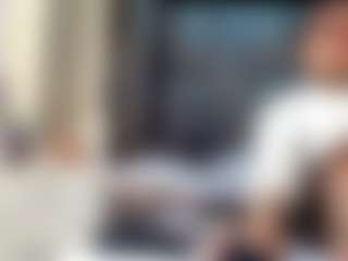 emily-86 MILF webcam performer live streaming