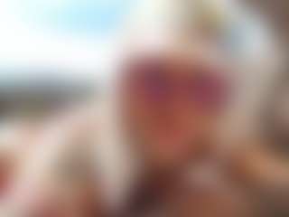 emily-86's Live Sex Cam Show
