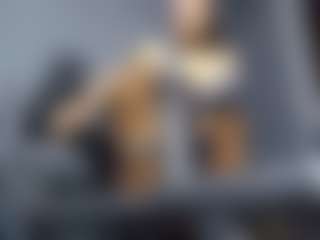 emily-86's Live Sex Cam Show