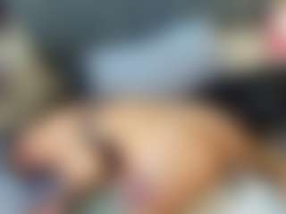 emily-86's Live Sex Cam Show