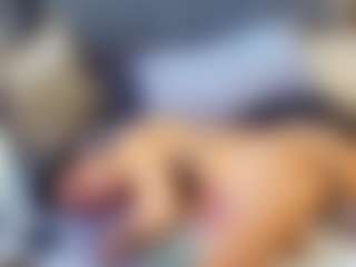emily-86's Live Sex Cam Show