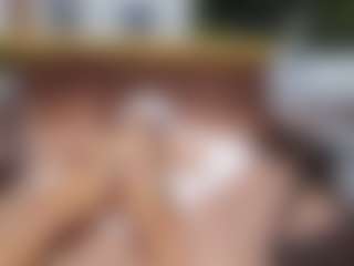 emily-86's Live Sex Cam Show