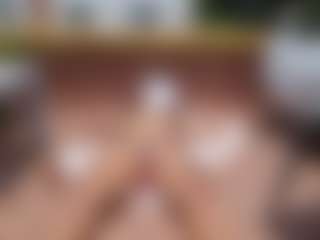 emily-86's Live Sex Cam Show