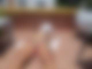 emily-86's Live Sex Cam Show