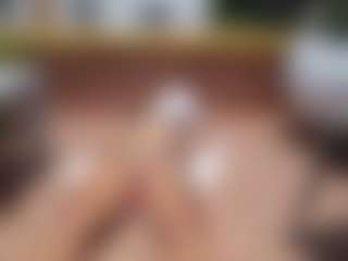 emily-86's Live Sex Cam Show