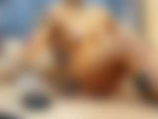 emily-86's Live Sex Cam Show